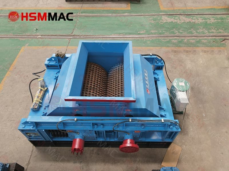 Hydraulic Double Toothed Roller Crusher