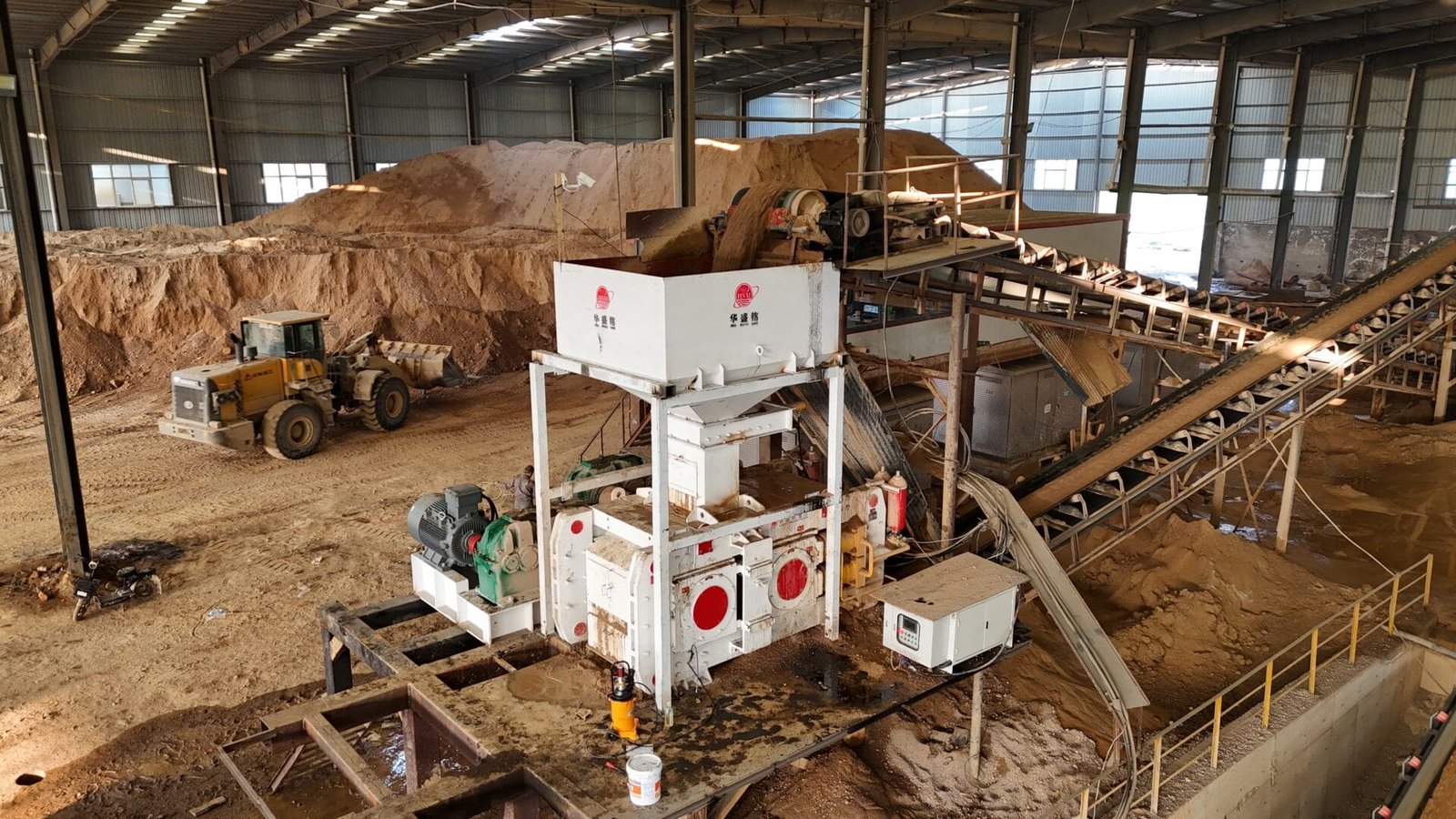 NEWS IMAGE: On-Site Deployment of Modern HPGR Grinding Circuit High Pressure Roll Mill
