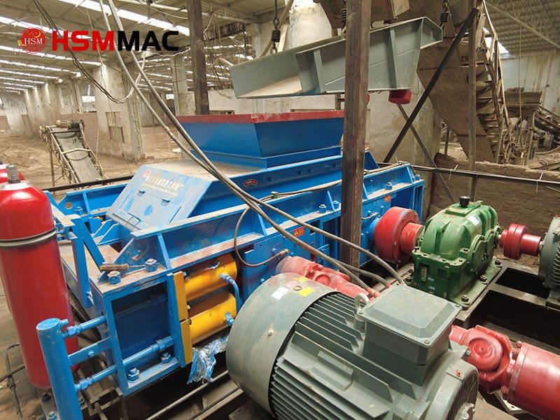 Crushing Site of a Double-Roll Crusher Crushing Site of a Double-Roll Crusher