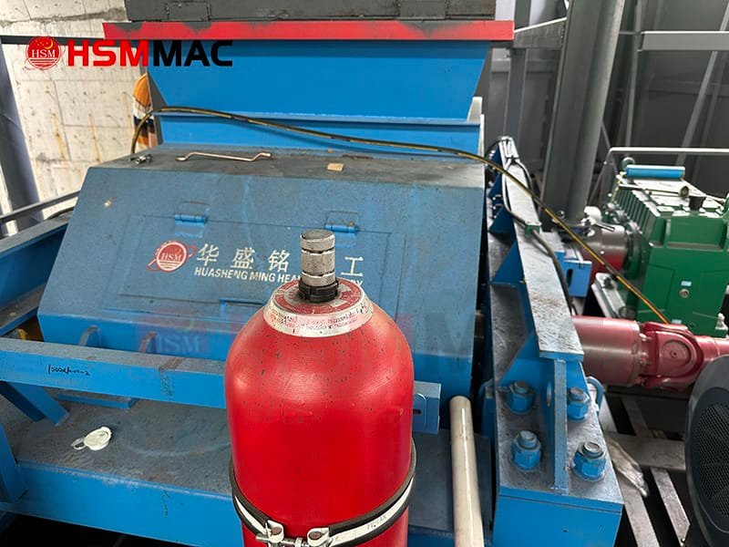 HSM Double Roll Crusher Operating in a Cement Raw Material Plant