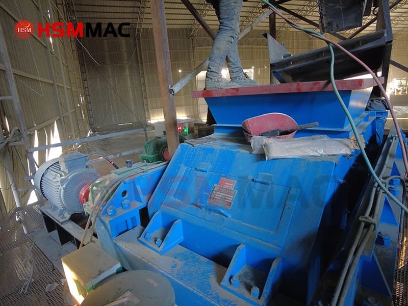Iron Ore Double-Roll Crusher in Operation